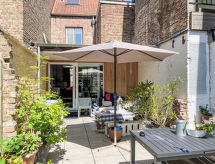 Gerenoveerd Rijtjeshuis in Hartje Brugge met Garage - thumbnail 1
