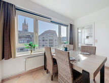 Zonnig appartement op 10 meter van strand en zee in Blankenberge - thumbnail 2