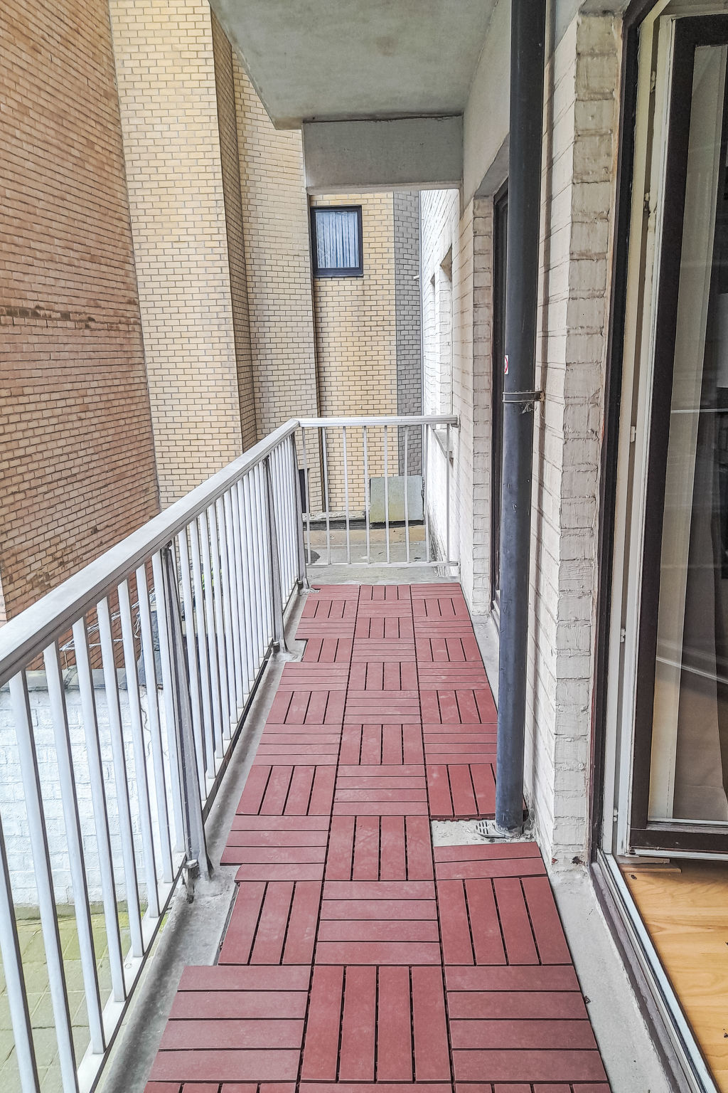 Sealing with balcony-Draußen