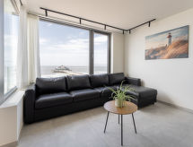 6-persoons appartement met zeezicht aan het strand van Blankenberge - thumbnail 1