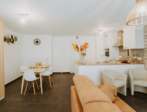 Apartment Oasi with parking and terrace