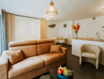 Apartment Oasi with parking and terrace