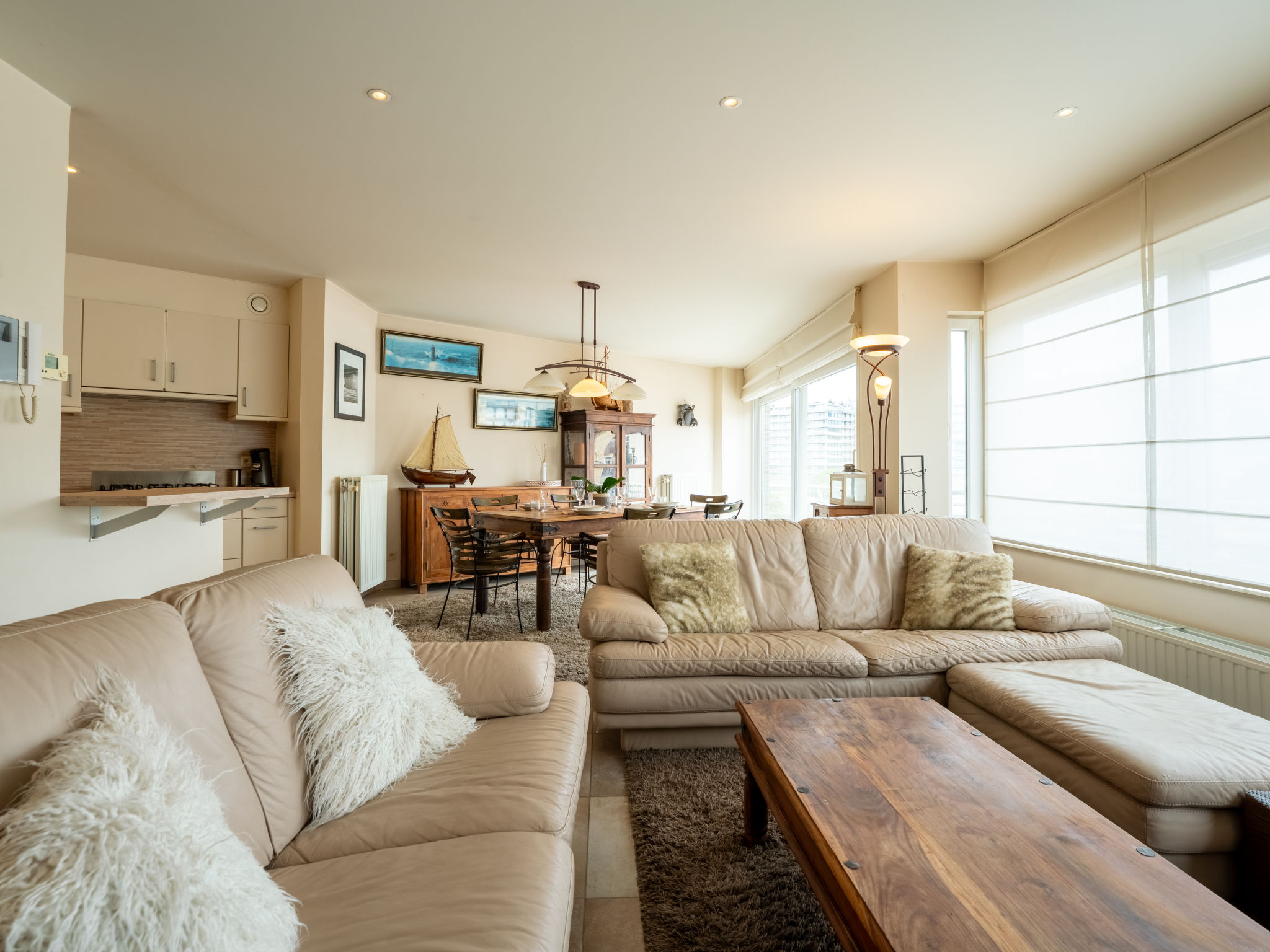Bonito with balcony & harbour view-Dedans