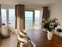 Aan zee: 8-persoons appartement met zeezicht in Blankenberge - thumbnail 1