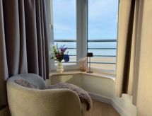 Aan zee: 8-persoons appartement met zeezicht in Blankenberge - thumbnail 2
