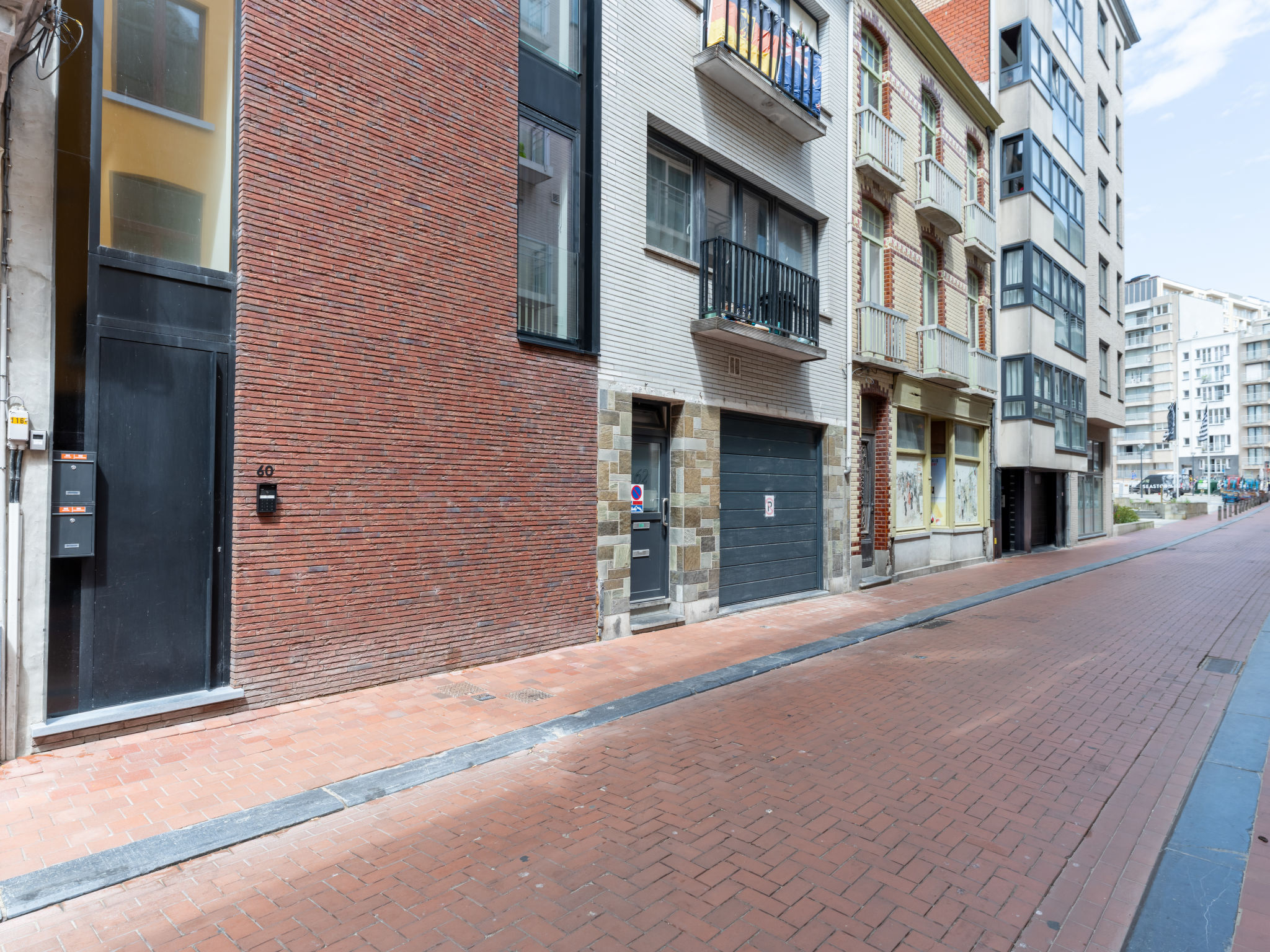 Petit Bordeaux with terrace-Dehors