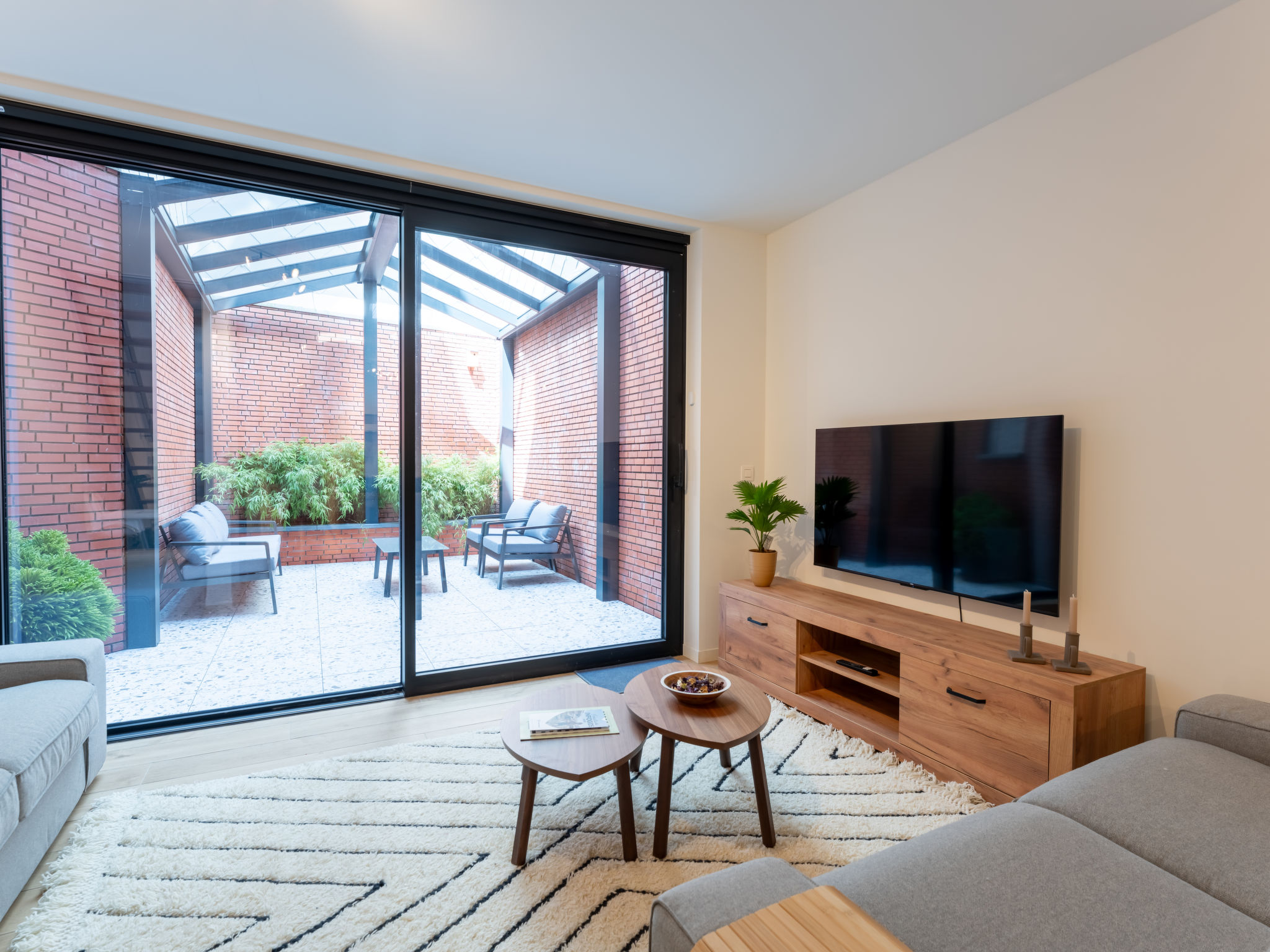 Petit Bordeaux with terrace