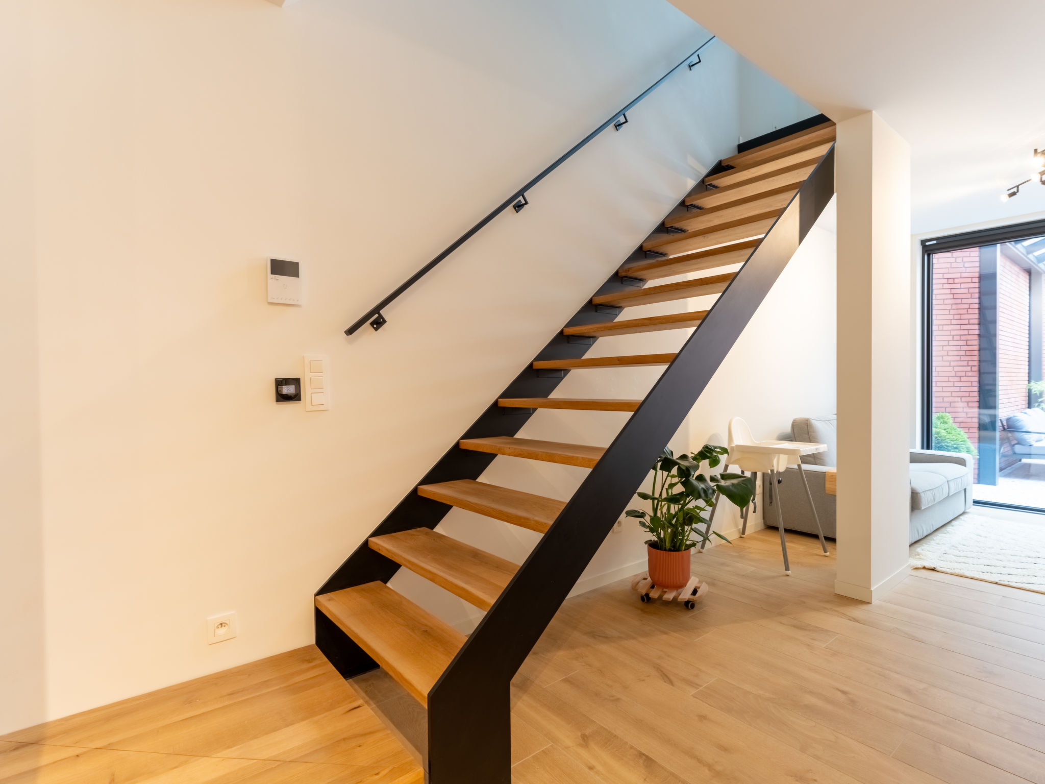 Petit Bordeaux with terrace-Dedans