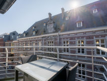 Ruim appartement met twee balkons, centrum Blankenberge op 350m van strand - thumbnail 1