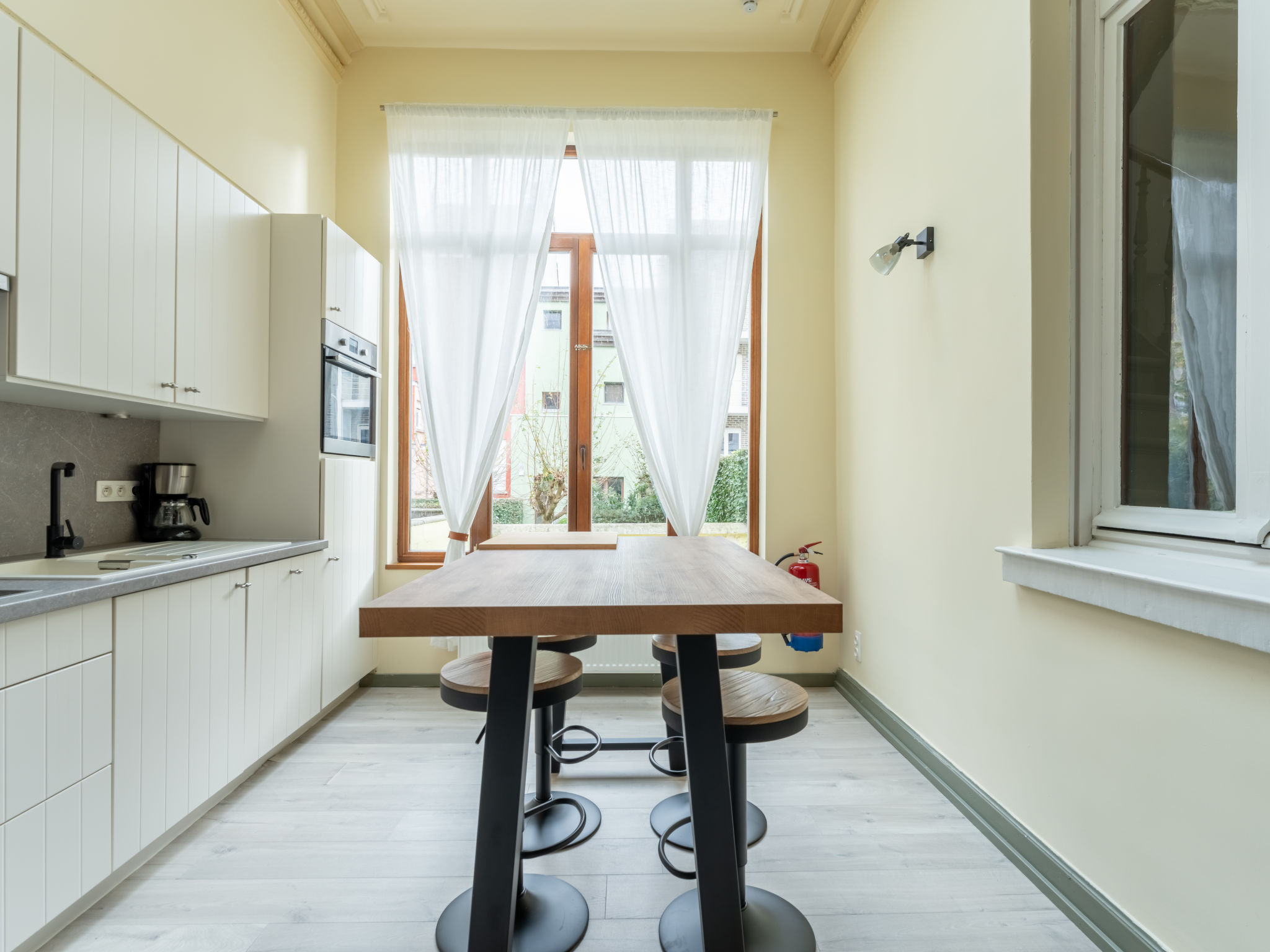 Notre Refuge - Your Belle Époque Escape-Dedans