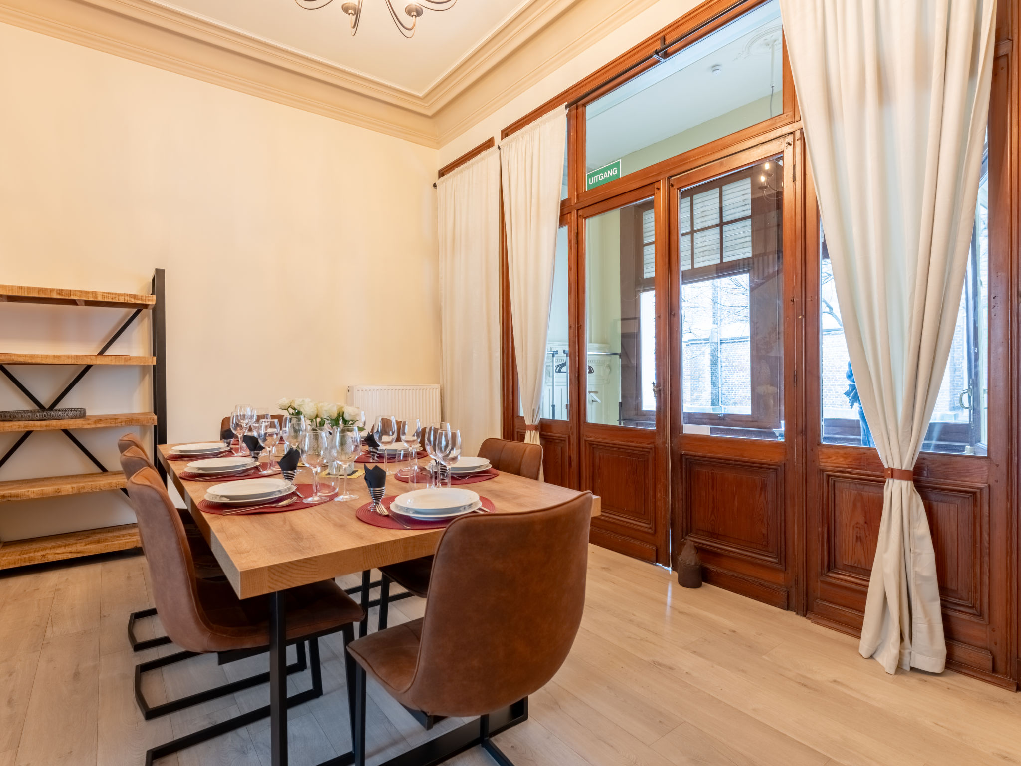 Notre Refuge - Your Belle Époque Escape-Dedans