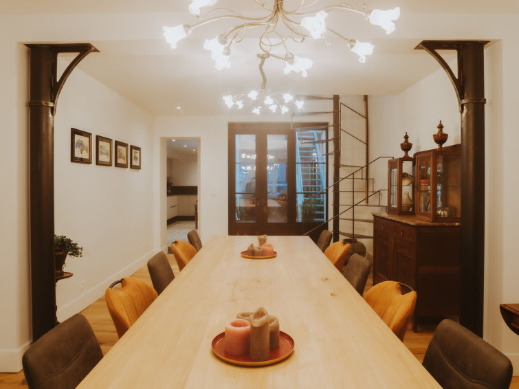 12-persoons vrijstaande villa in Blankenberge, 550 m van zee