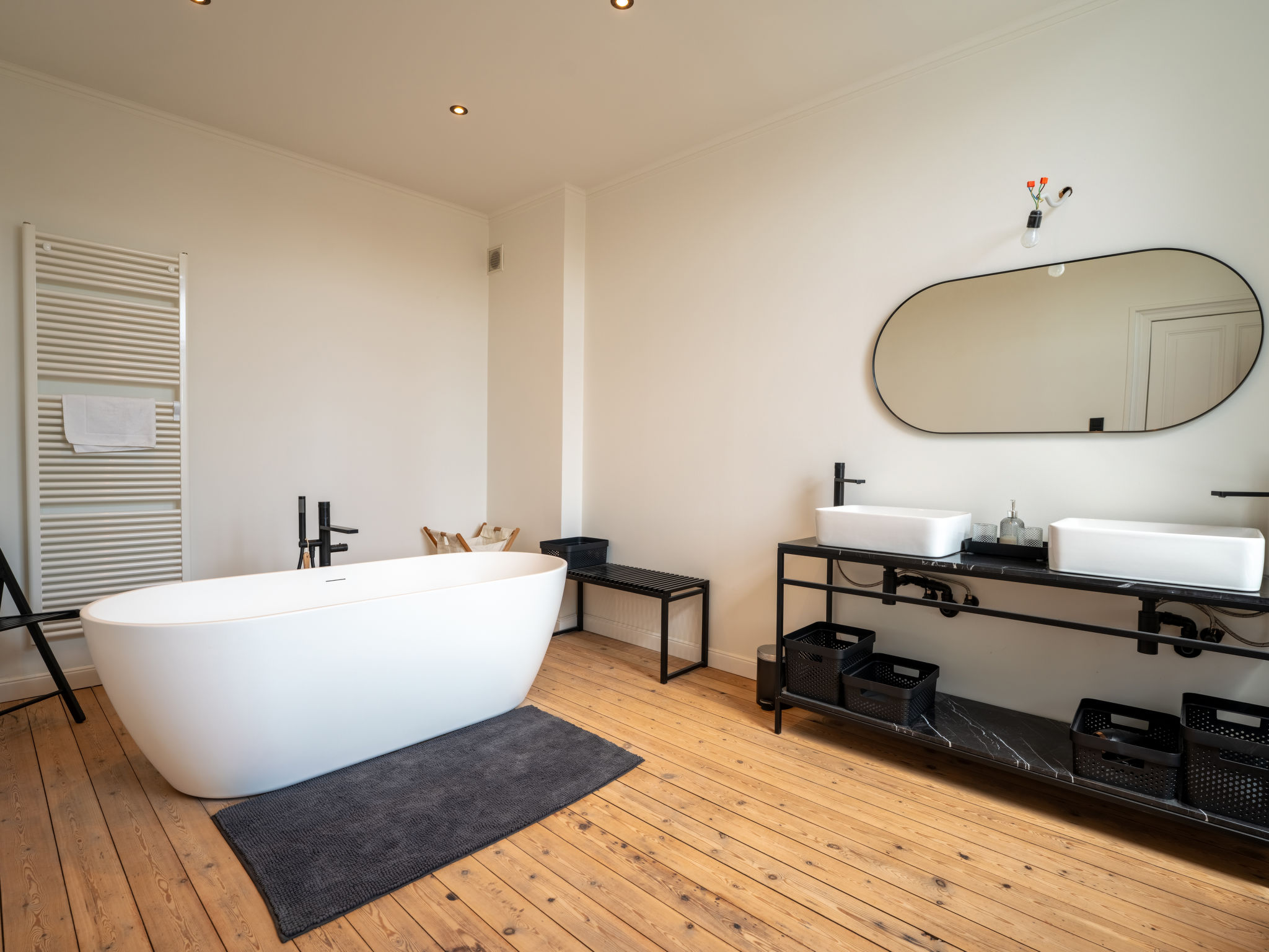 Historical and spacious "Villa Amanda"-Binnen