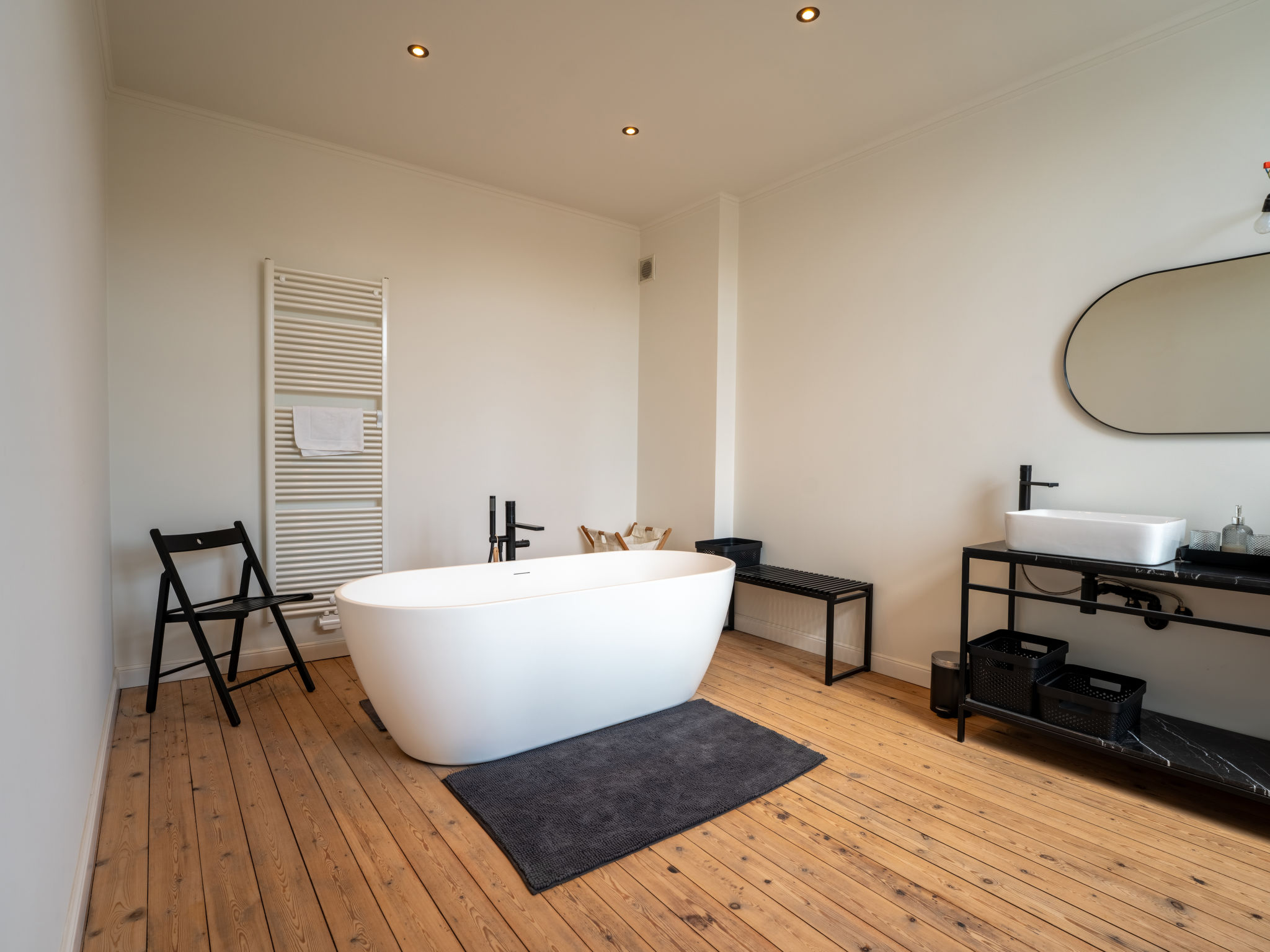 Historical and spacious "Villa Amanda"-Binnen