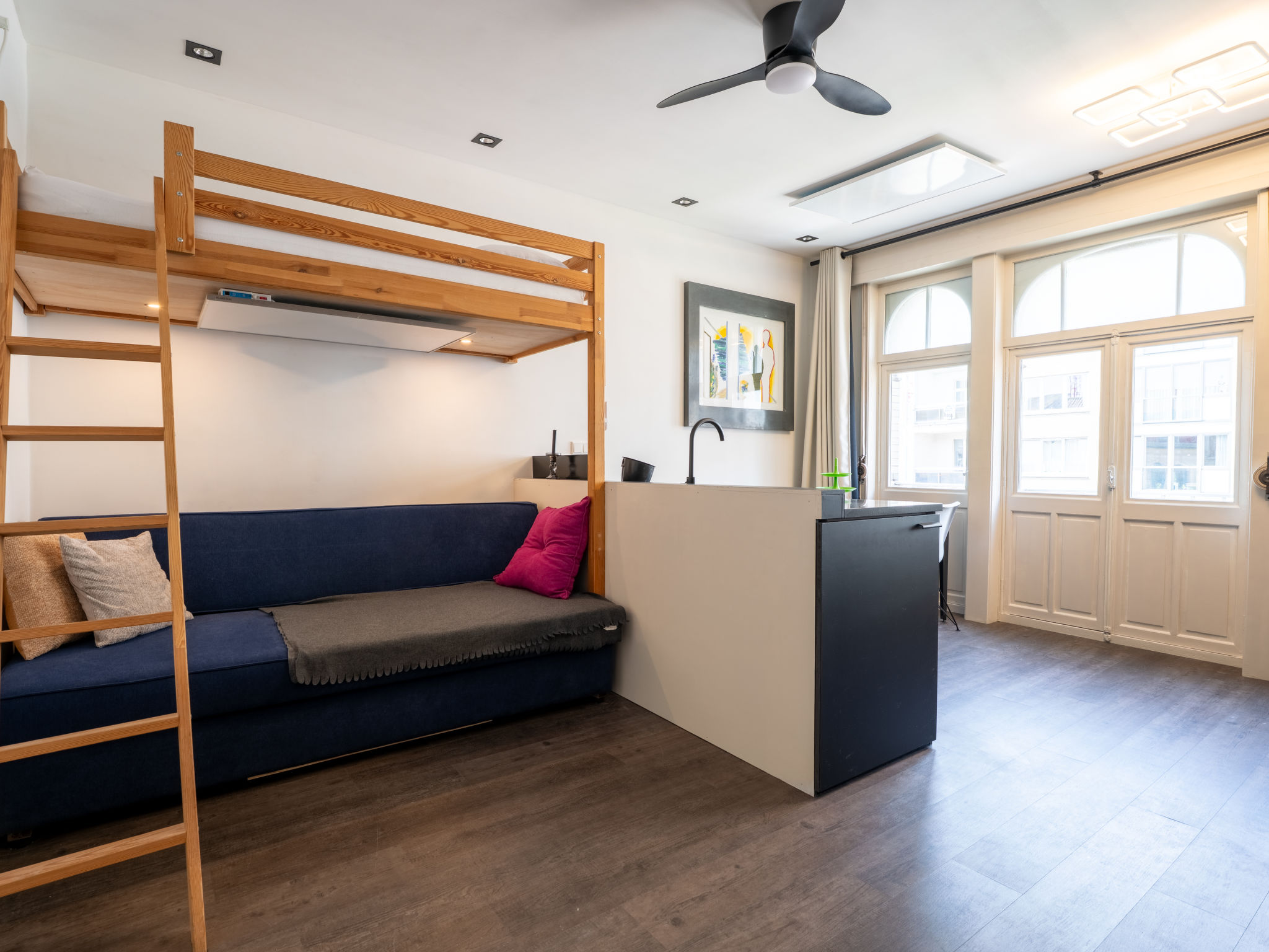 Centrally located "Maris"