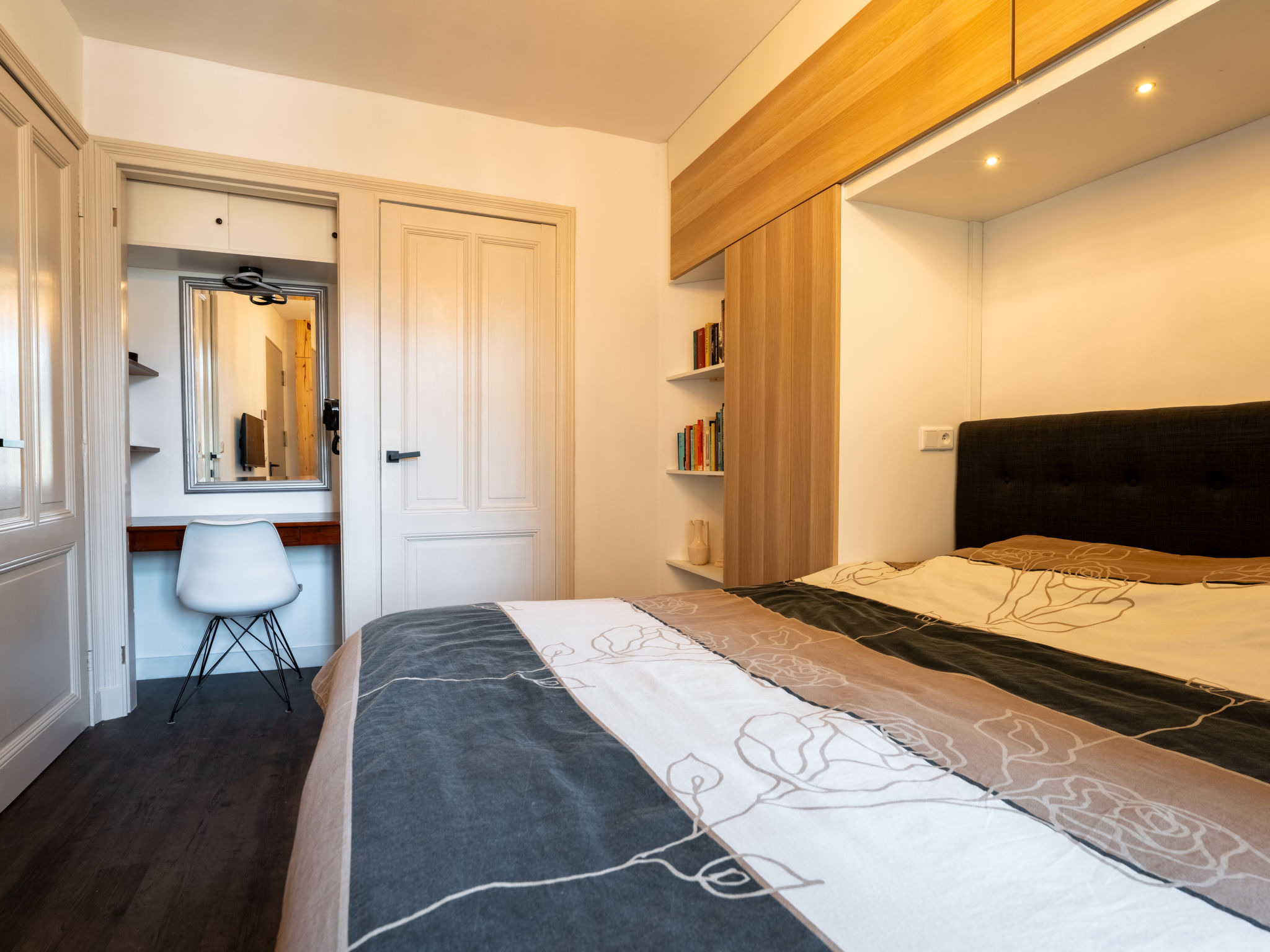 Centrally located "Maris"