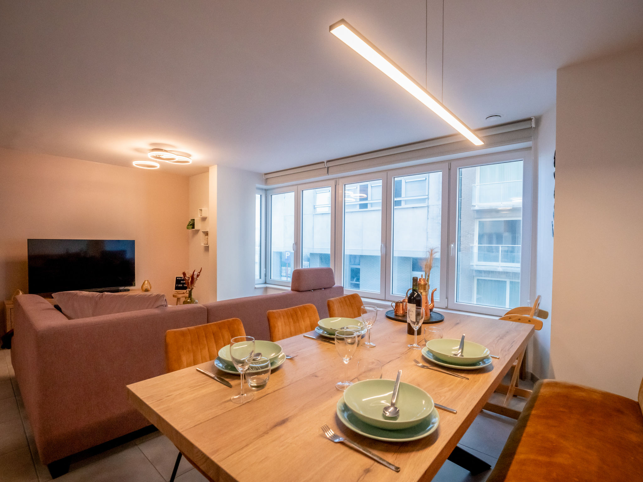 "La Marée with parking & lateral seaview", appartement 3-kamers 75 m2 op de 1e verdieping. Het objekt is geschikt voor 4 volwassenen + 2 kinderen. Licht, comfortabel en gezellig ingericht: open woon-..