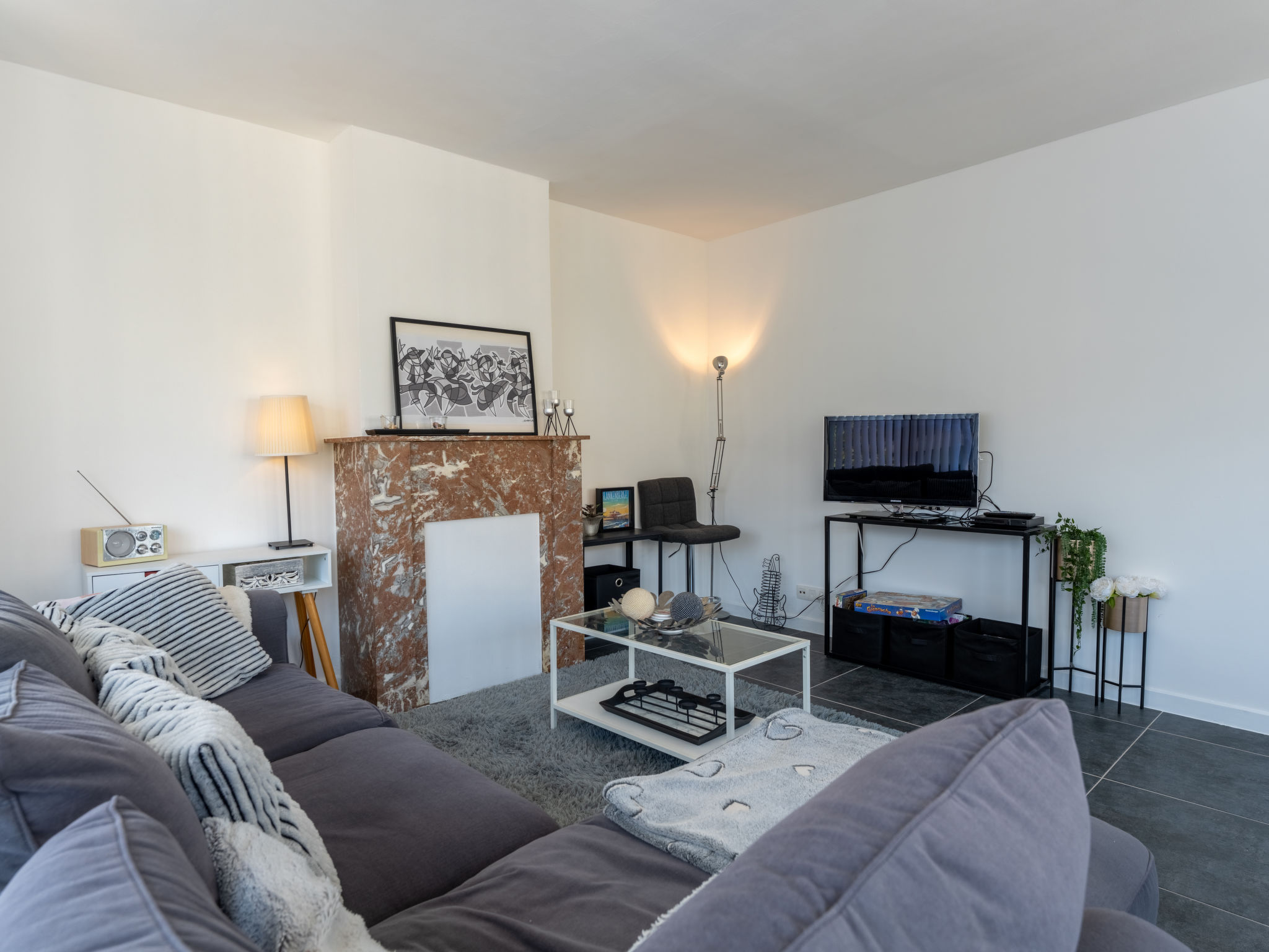 Centrally located "The Corner" - Dedans