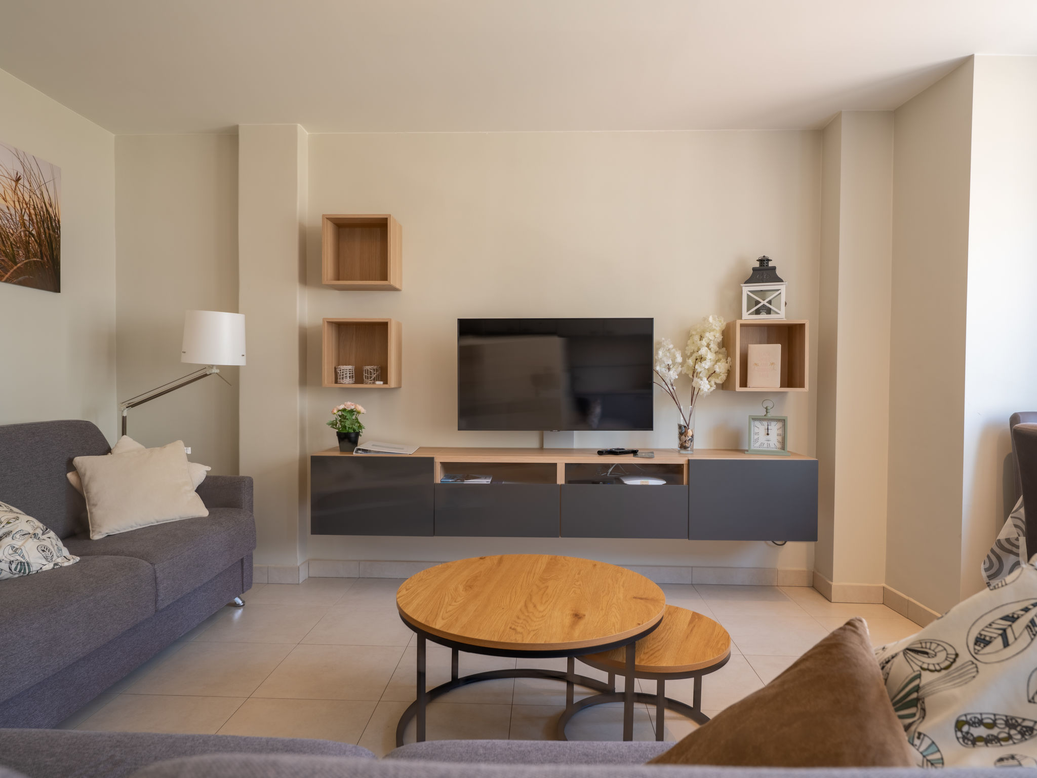 Ruzette Beach with parking-Inside