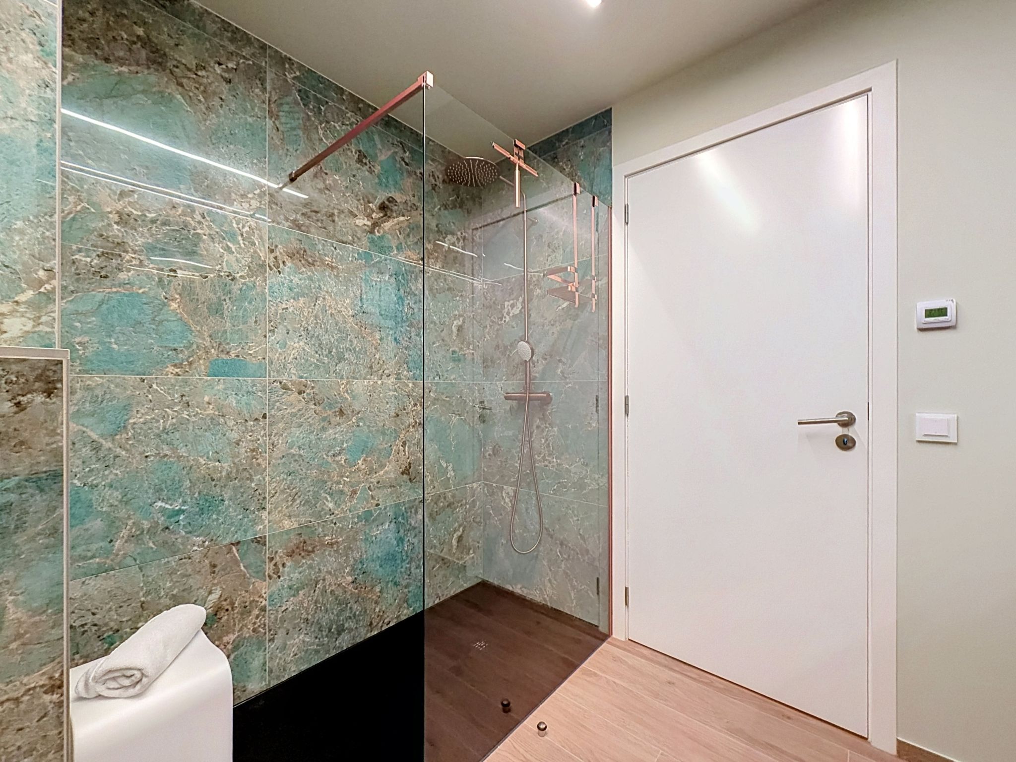Appartement Whispering Waves with 2 parkings – Salle de bains, photo 26 sur 33