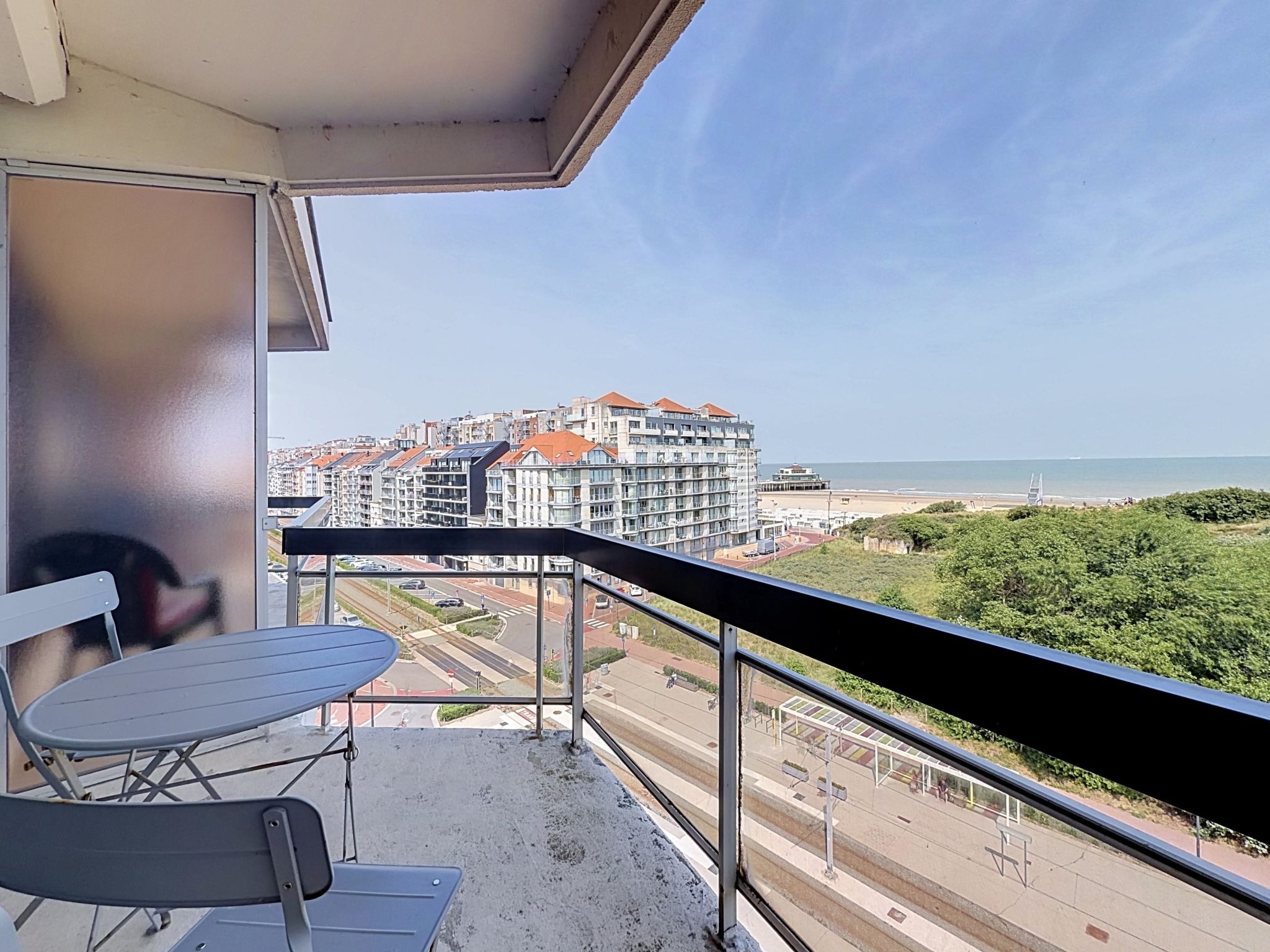Poseidon with seaview & parking