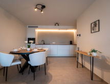 4-persoons appartement met balkon op 550 m van zee in Blankenberge - thumbnail 1