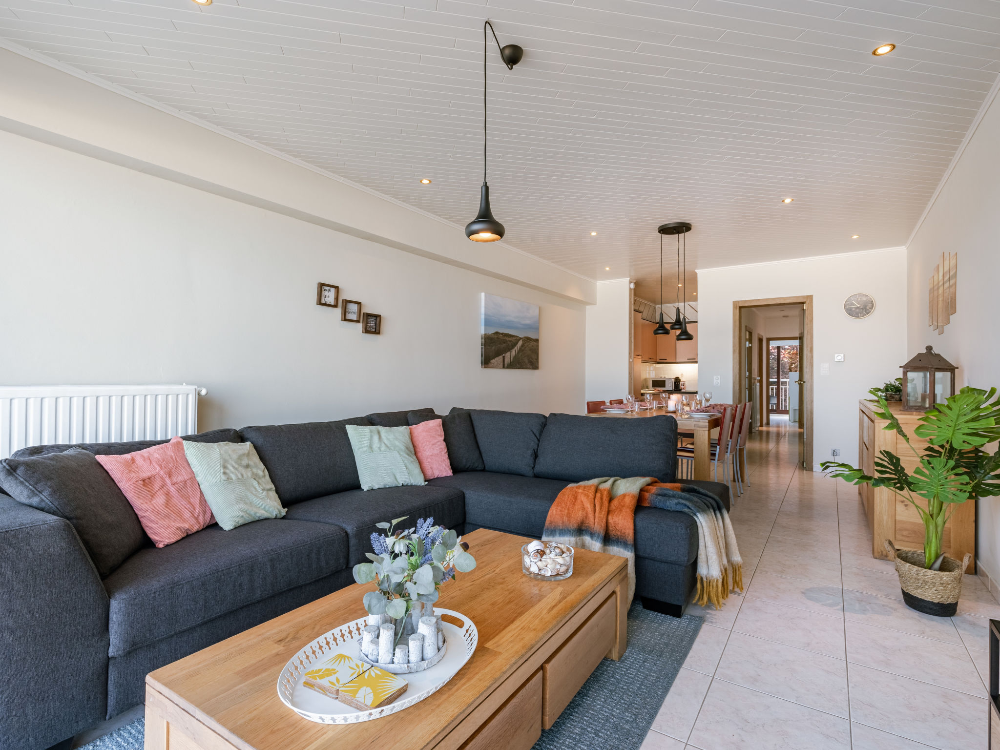 Trondjhem with seaview-Binnen