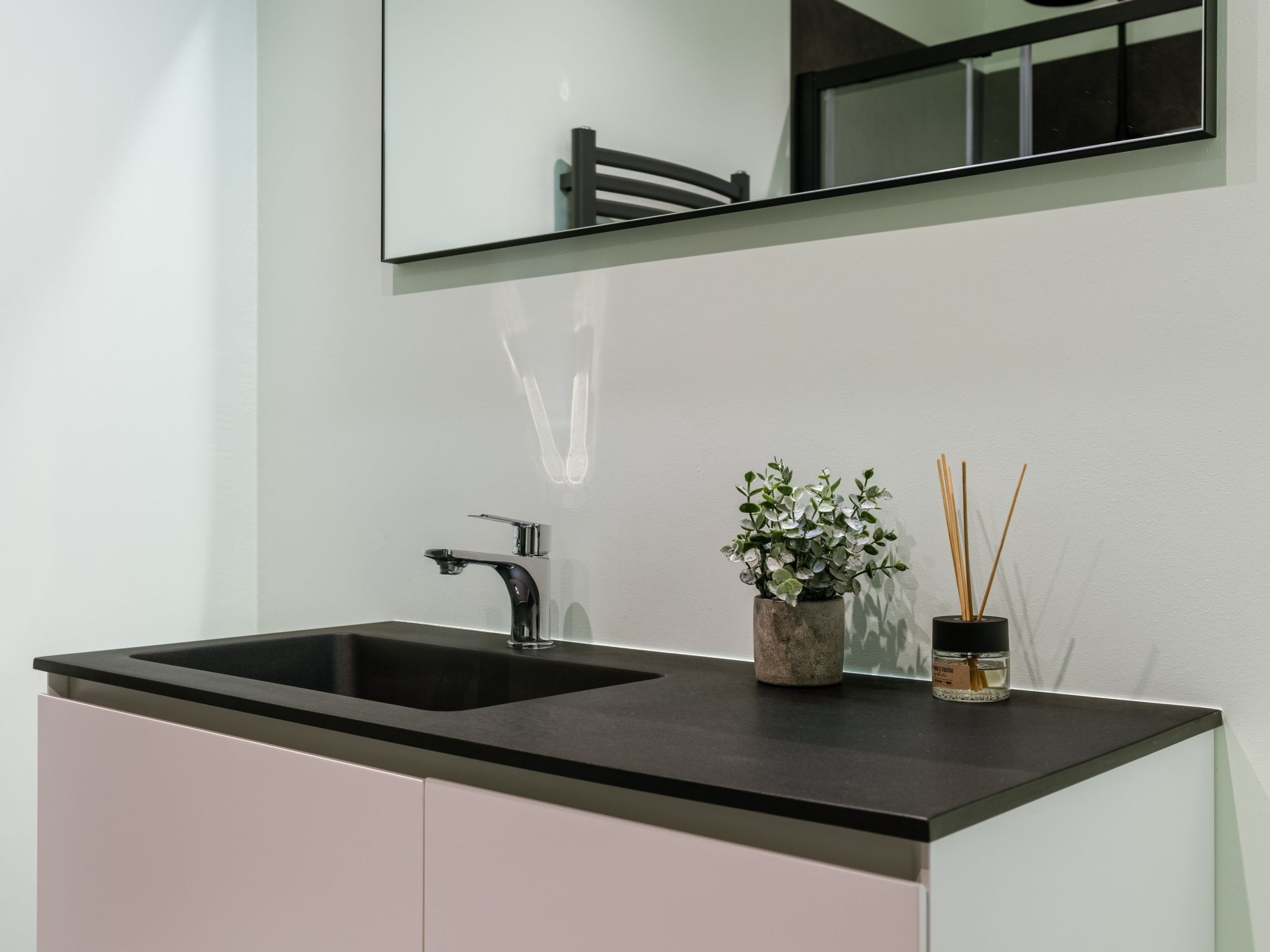 Trondjhem with seaview-Binnen