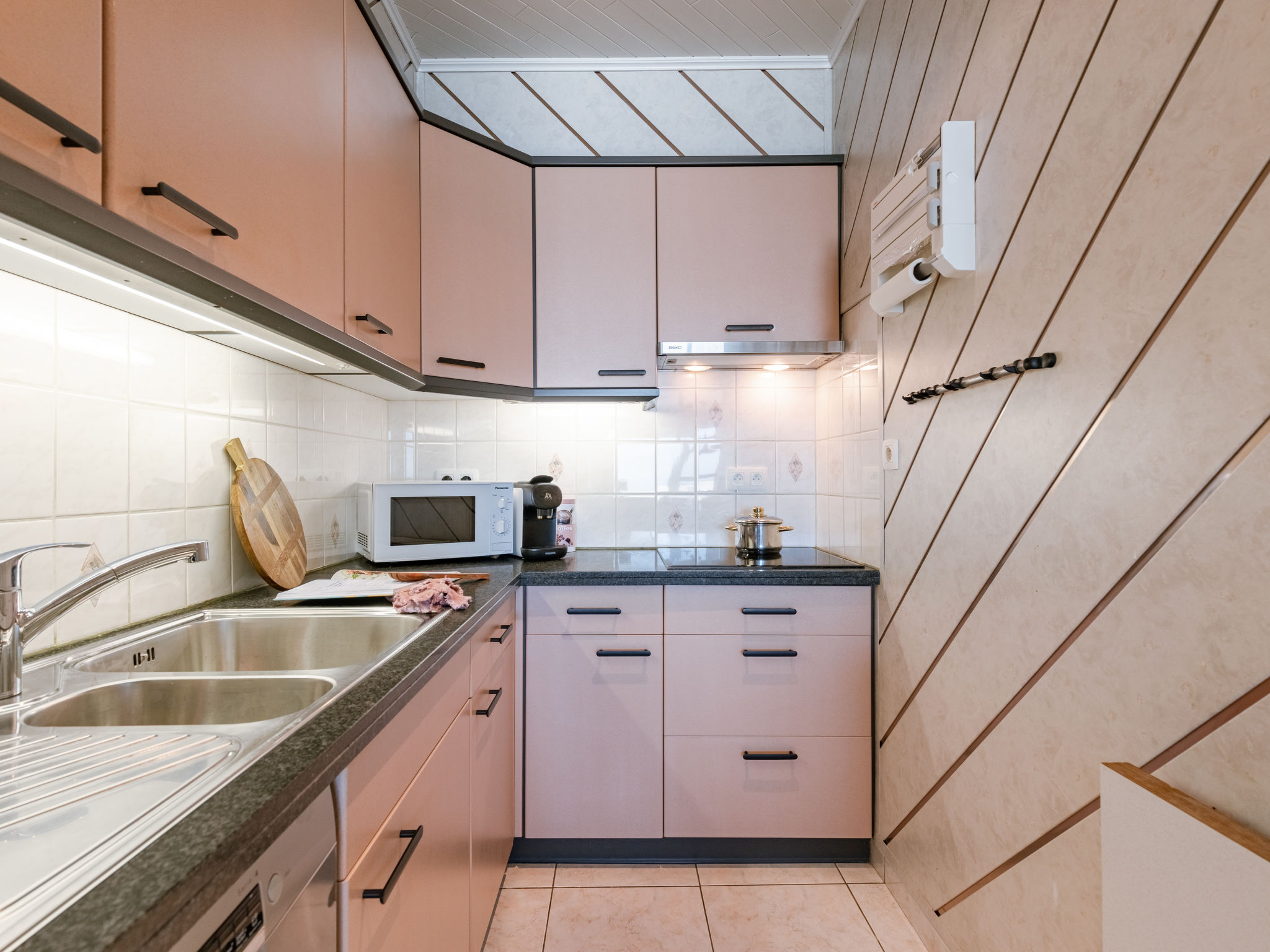 Trondjhem with seaview-Binnen