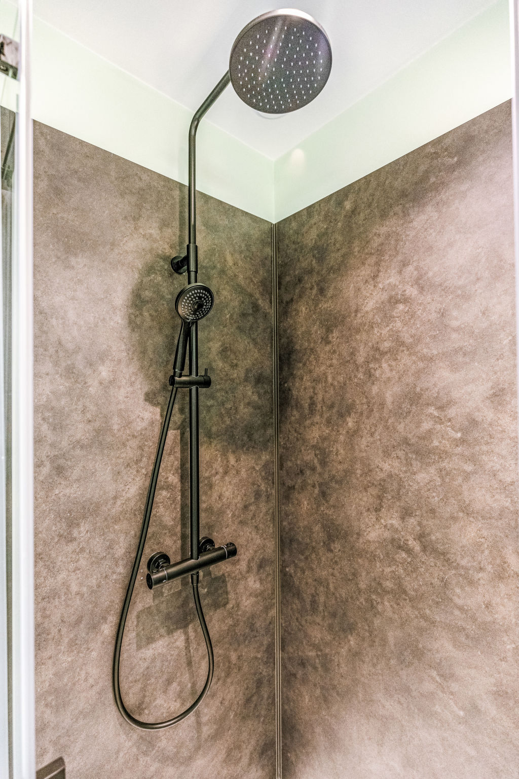 Trondjhem with seaview-Binnen