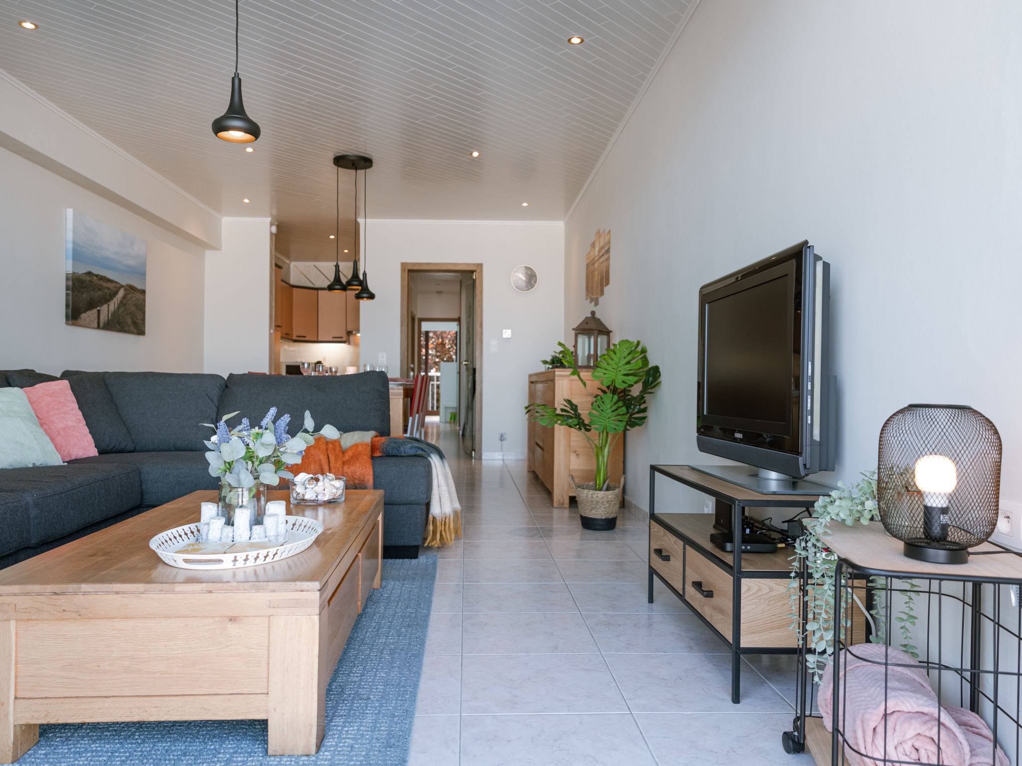 Trondjhem with seaview-Binnen