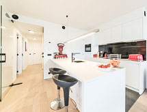 Op 300 m van zee: luxe 4-persoons appartement met zeezicht in Oostende - thumbnail 3