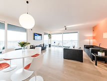 Op 300 m van zee: luxe 4-persoons appartement met zeezicht in Oostende - thumbnail 2