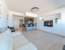 Appartement aan het strand met zeezicht en wellness in Oostende - thumbnail 1