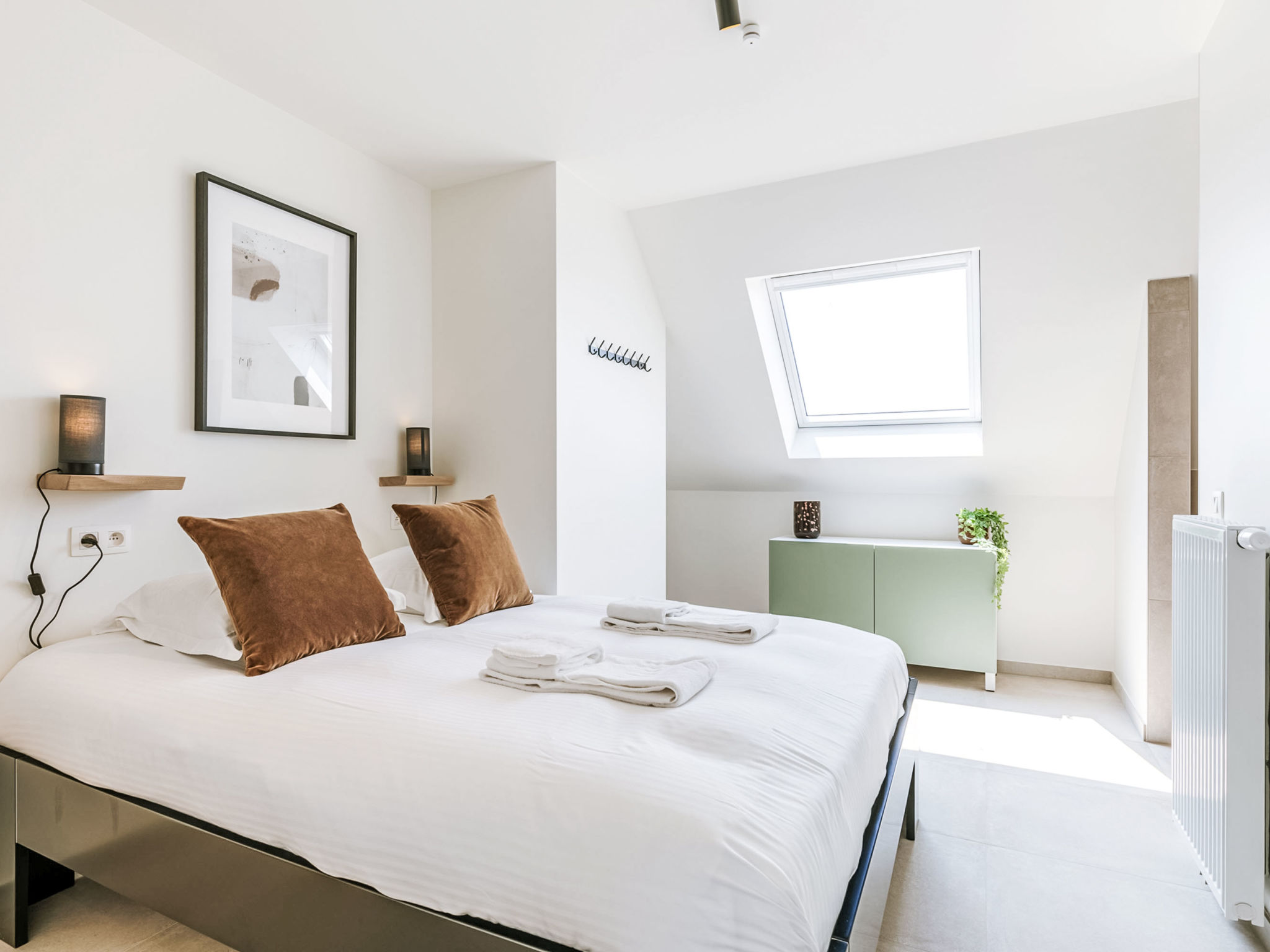 Central Coast with parking & balcony