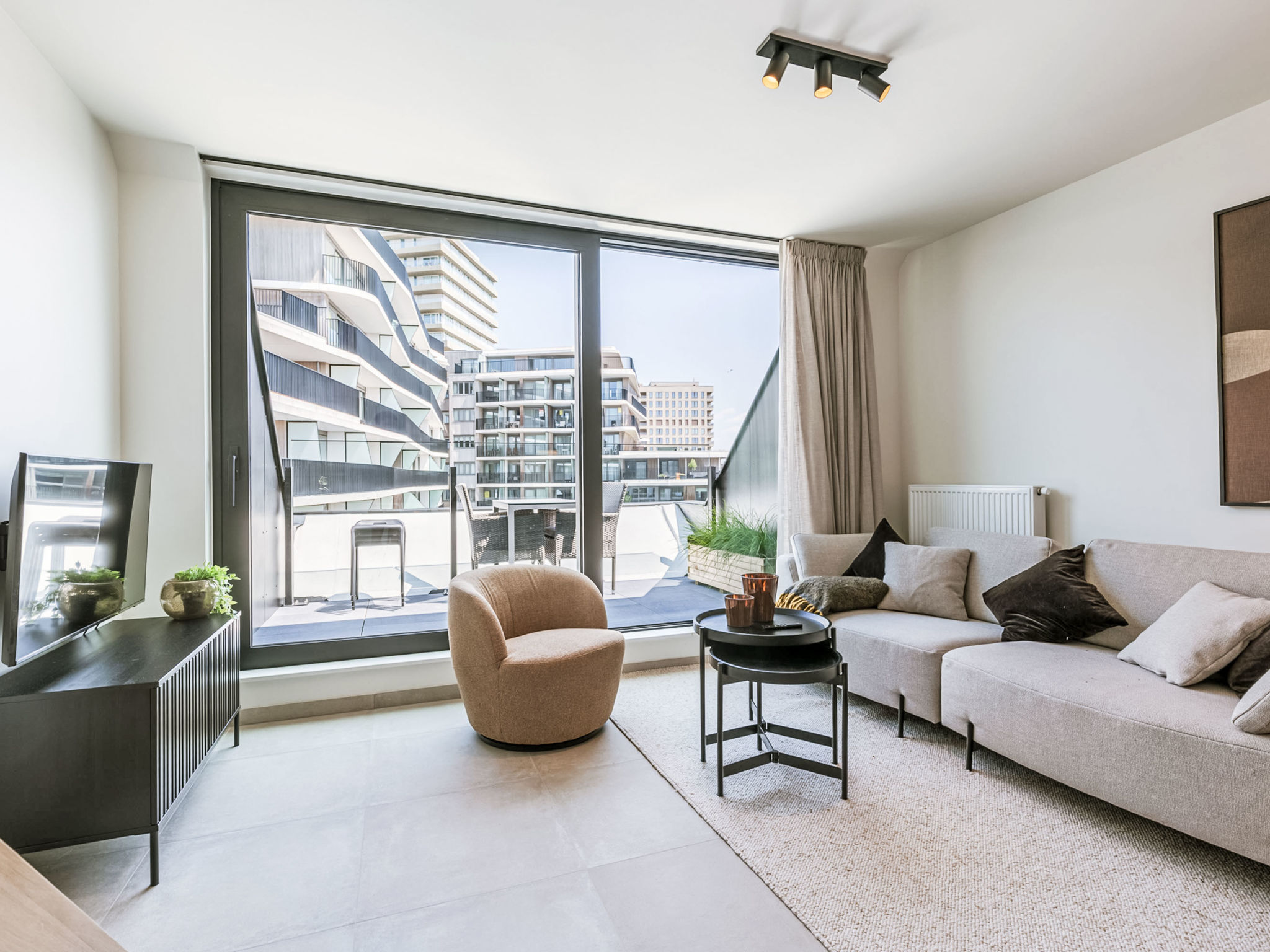 Central Coast with parking & balcony-Binnen