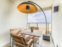Aan zee: Modern appartement met zeezicht en wellness in Oostende - thumbnail 2