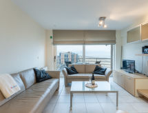Licht appartement met panoramisch zeezicht op 50 meter van het strand - thumbnail 3