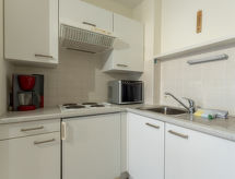 Licht appartement met panoramisch zeezicht op 50 meter van het strand - thumbnail 5