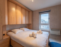 Licht appartement met panoramisch zeezicht op 50 meter van het strand - thumbnail 4