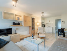 Licht appartement met panoramisch zeezicht op 50 meter van het strand - thumbnail 2