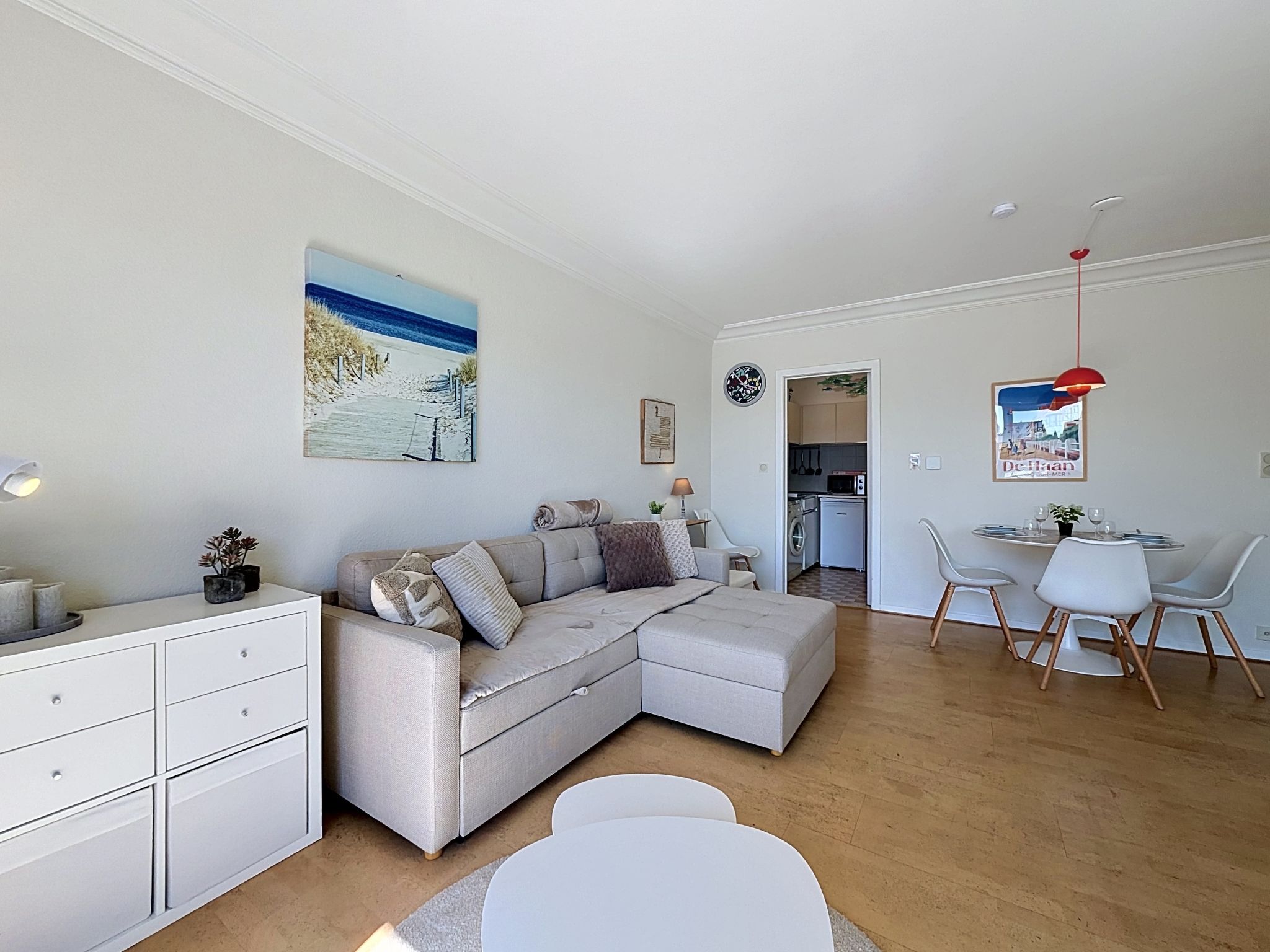 Photo of Cosy @ the beach studio with pool