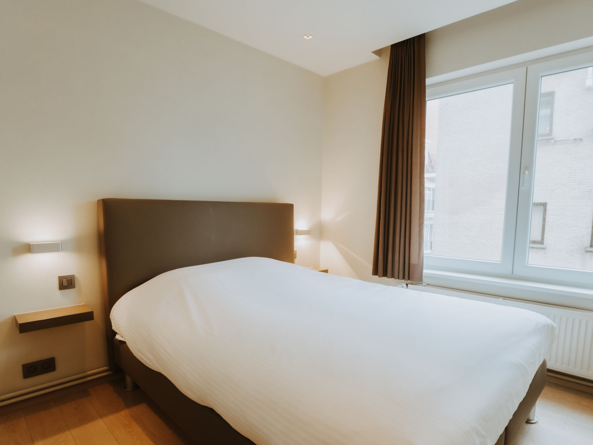 Photo of Goethe close to the beach