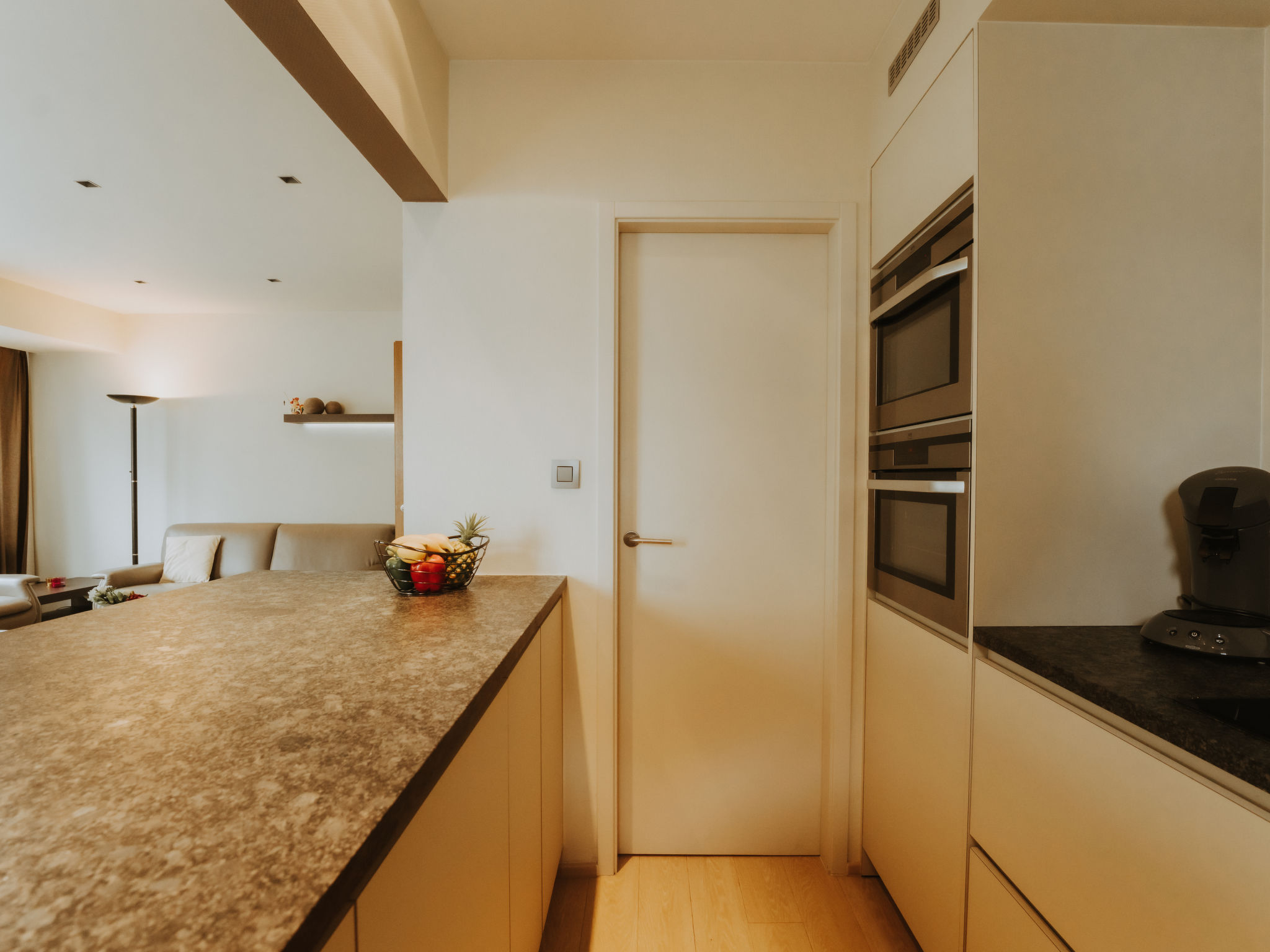 Photo of Goethe close to the beach