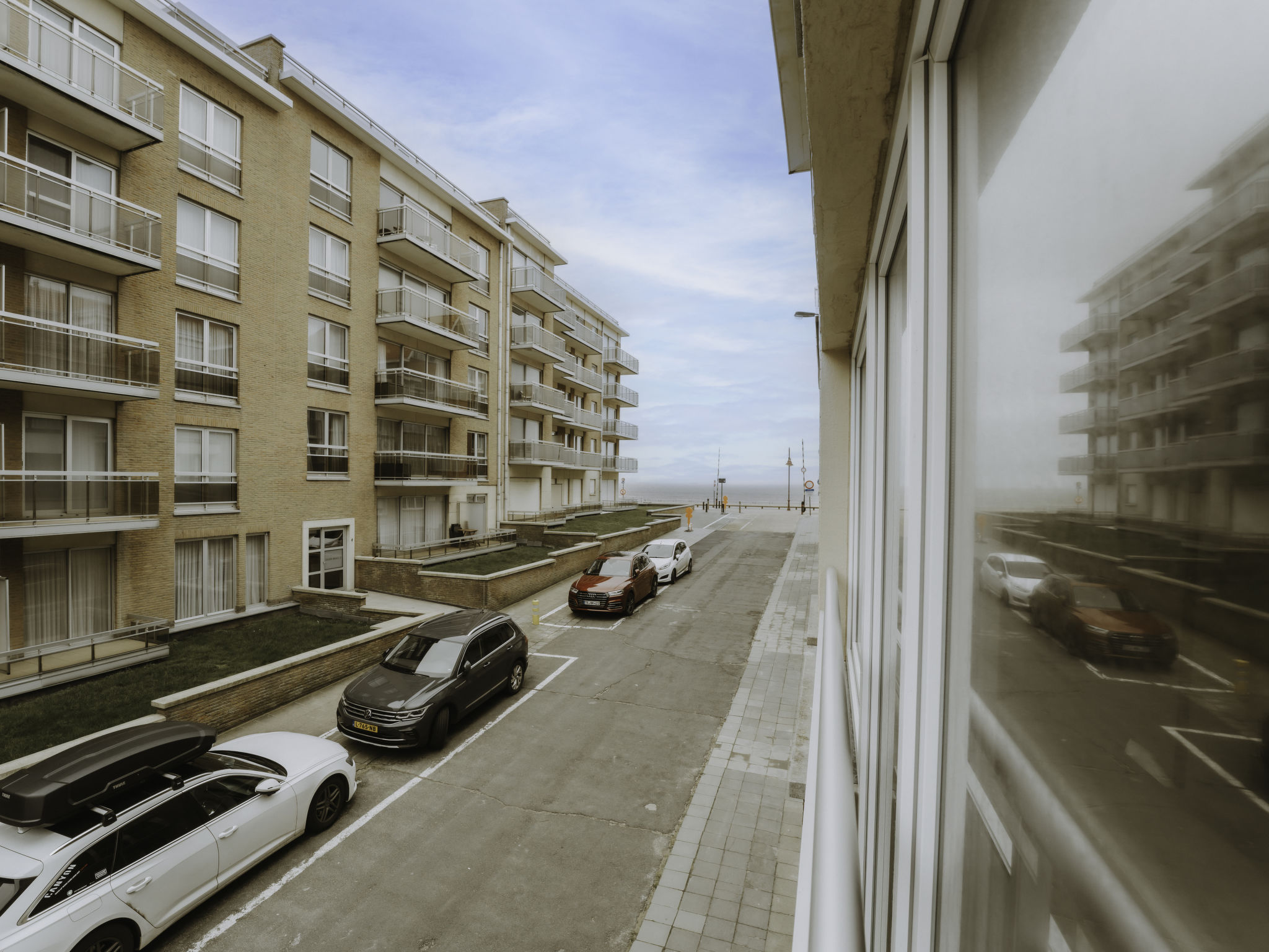 Photo of Goethe close to the beach