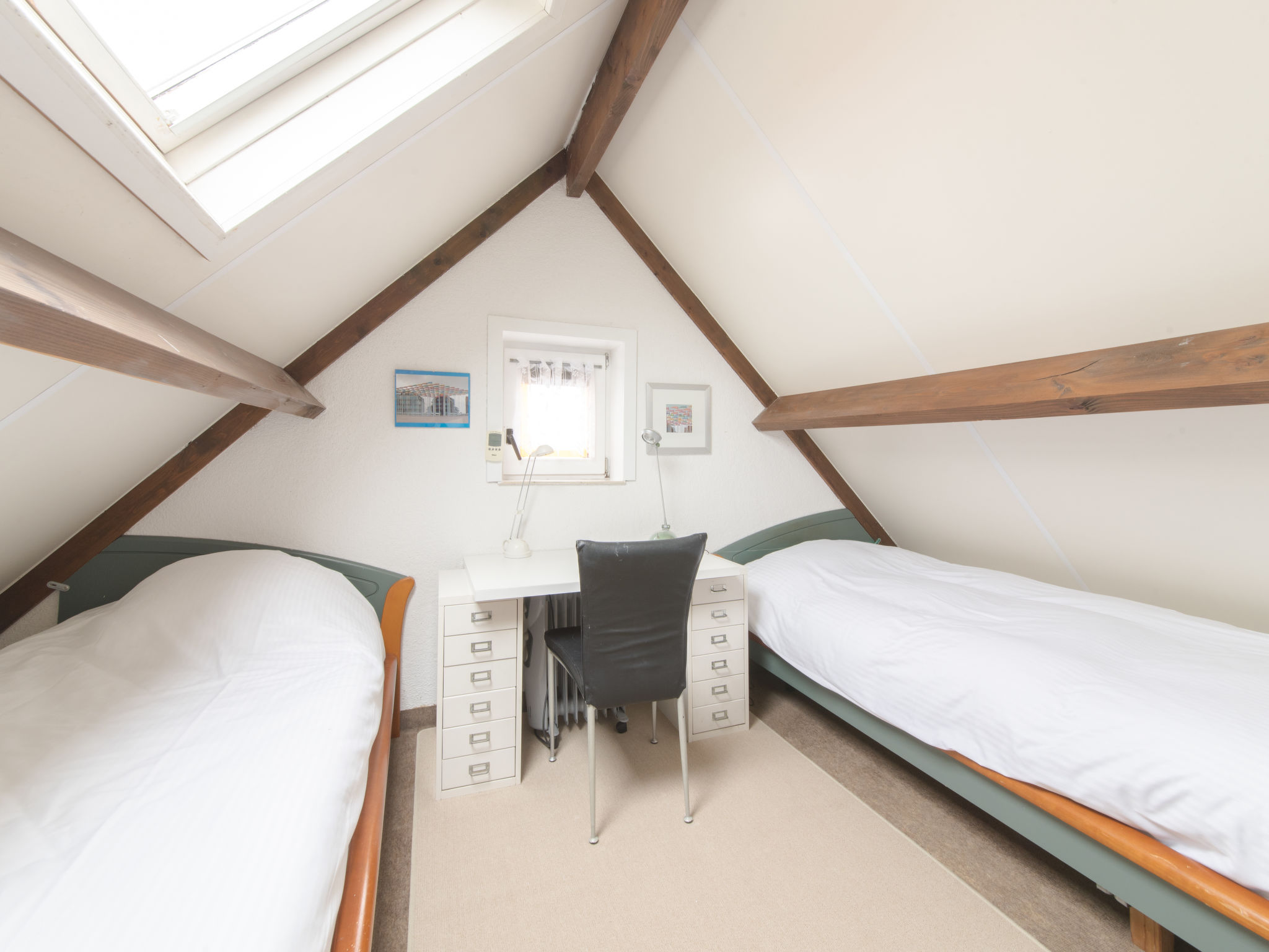 Photo of V54 - with parking