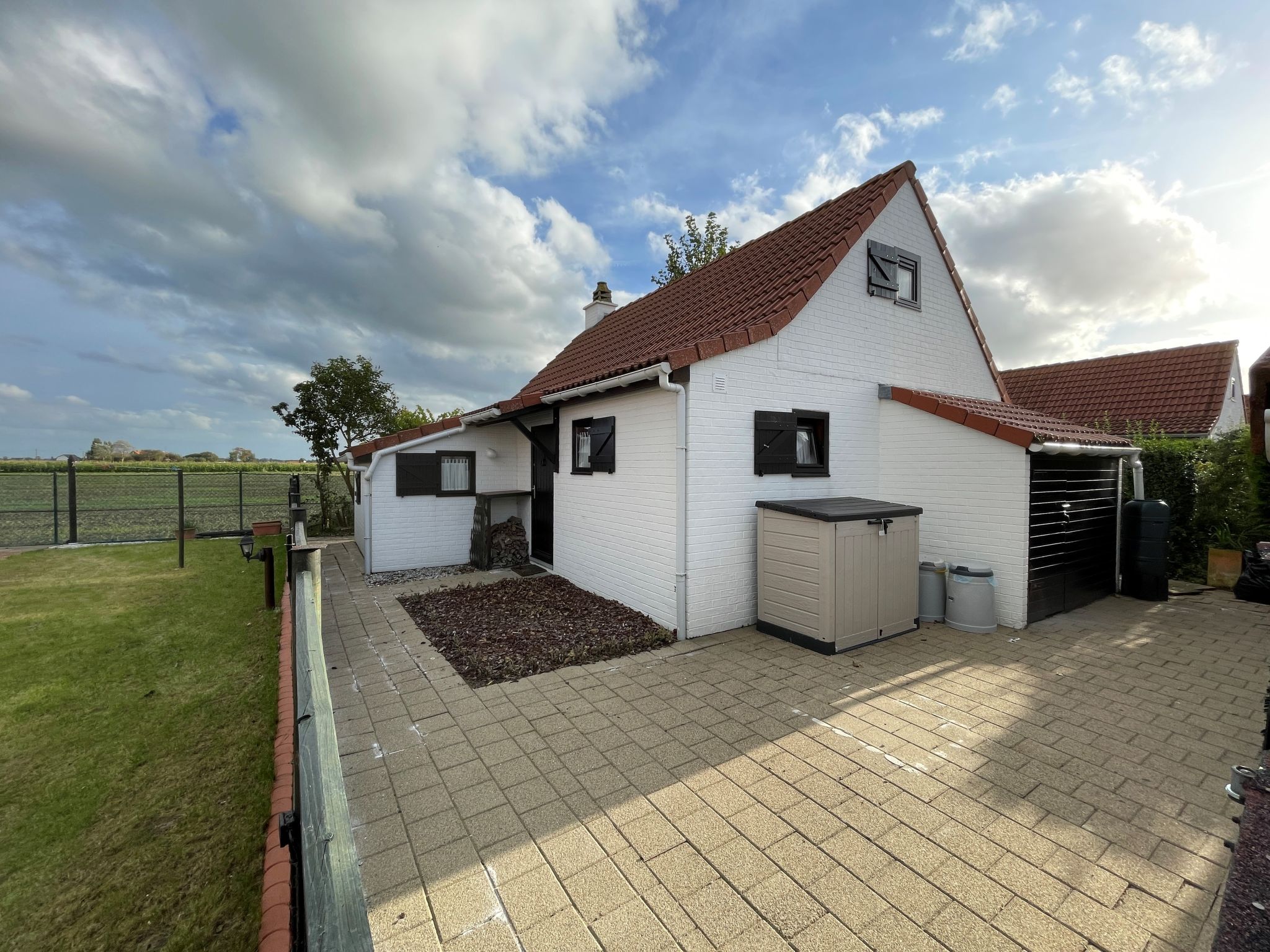 Photo of V54 - with parking