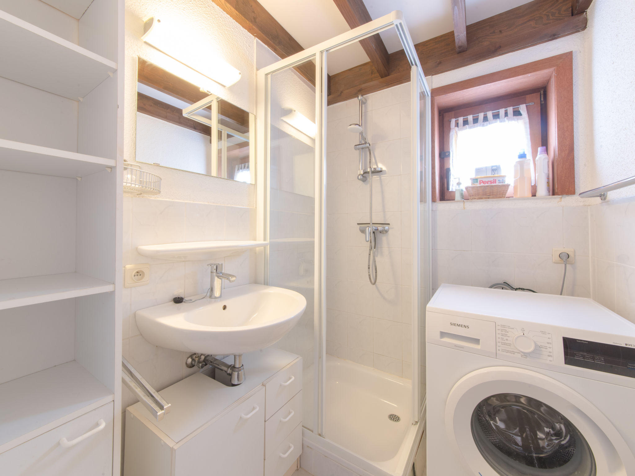 Photo of V54 - with parking