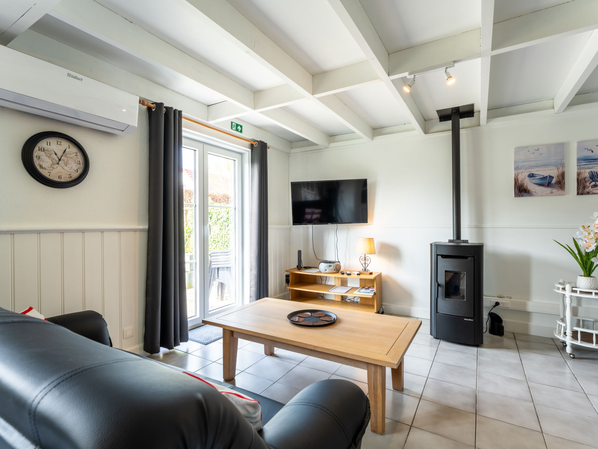 Photo of Alice Blue with airco & shared pool