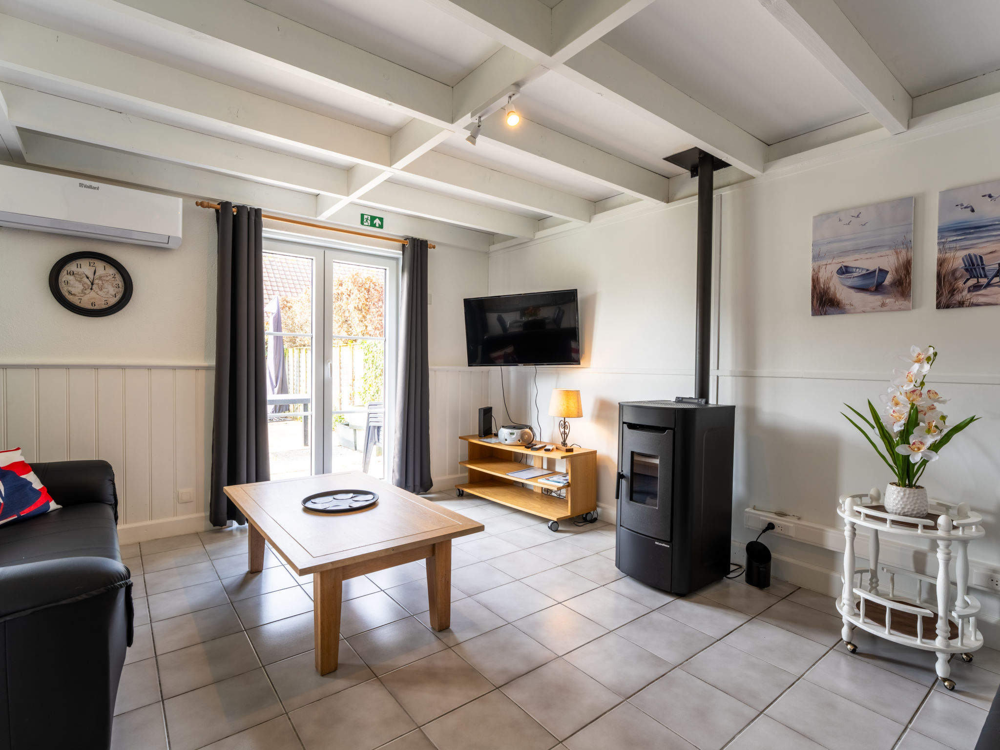 Photo of Alice Blue with airco & shared pool